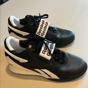 Reebok Women’s Lifter Sneakers-size 8